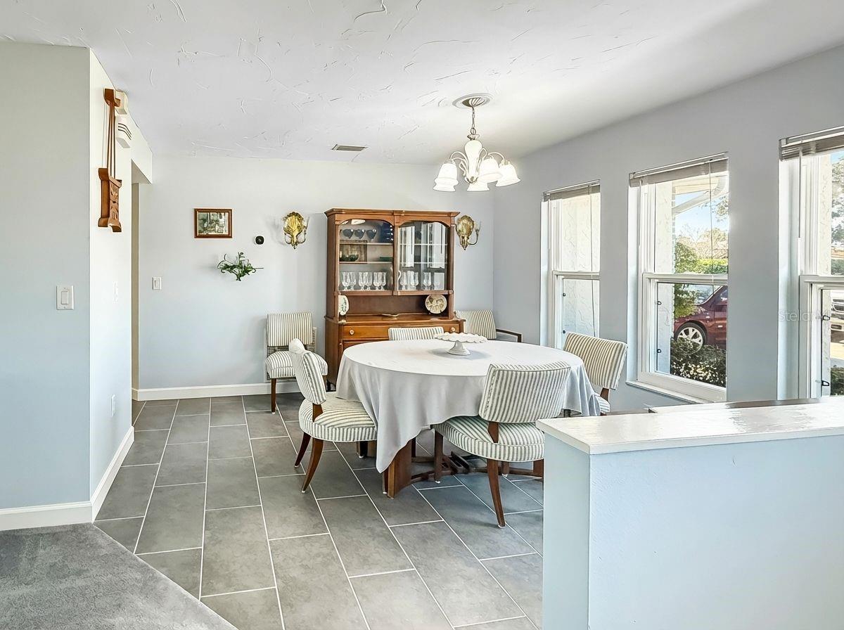 COUNTRY MEADOWS - Residential