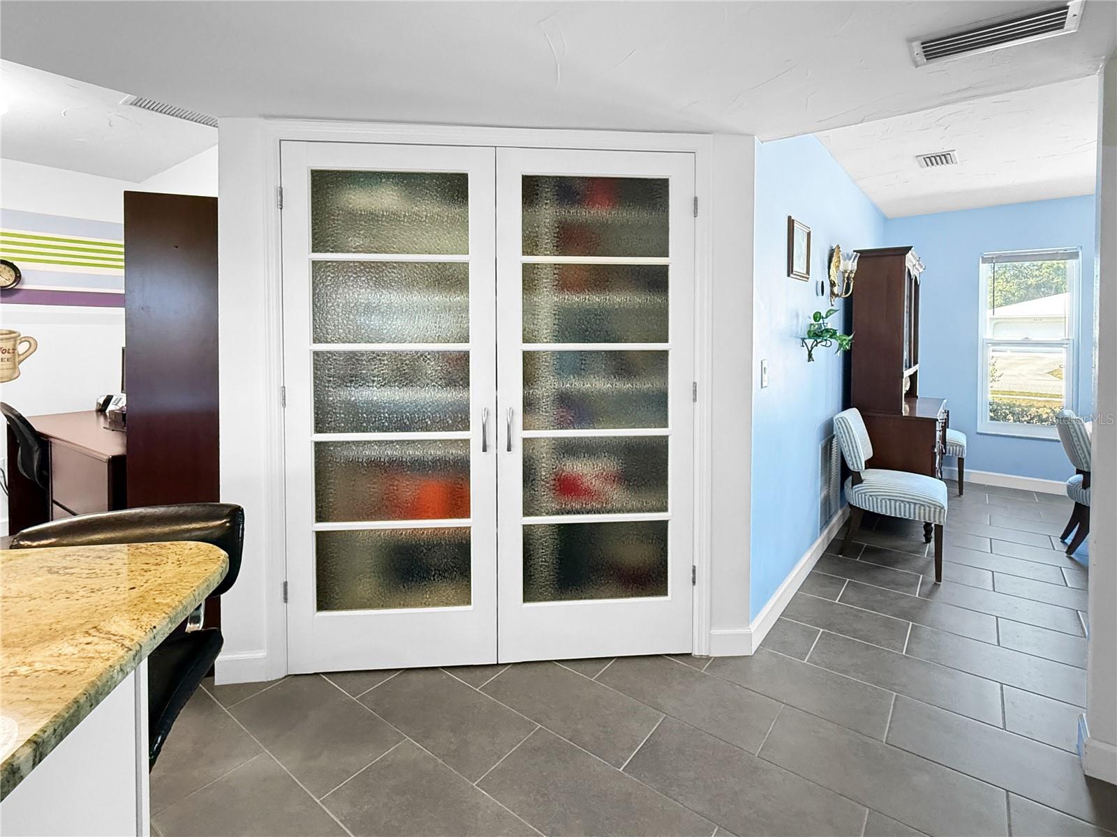 COUNTRY MEADOWS - Residential