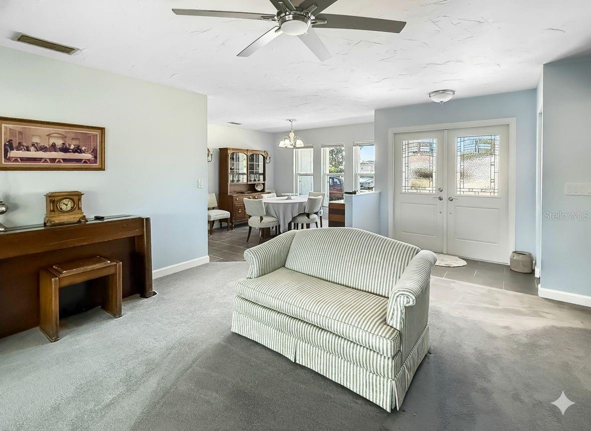 COUNTRY MEADOWS - Residential