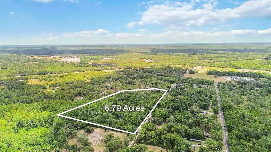 Enjoy privacy, peace of Natures beauty in an area of fine homes...Shamrock Acres 6.79 acres ready for your dream ranch/home - close to town & hospital - Just minutes to downtown, local restaurants & the beautiful Crystal River- priced to sell at $160,000!