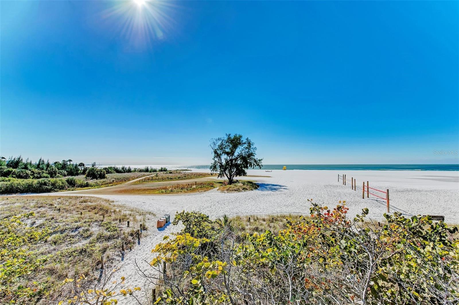 SIESTA ISLES - Residential