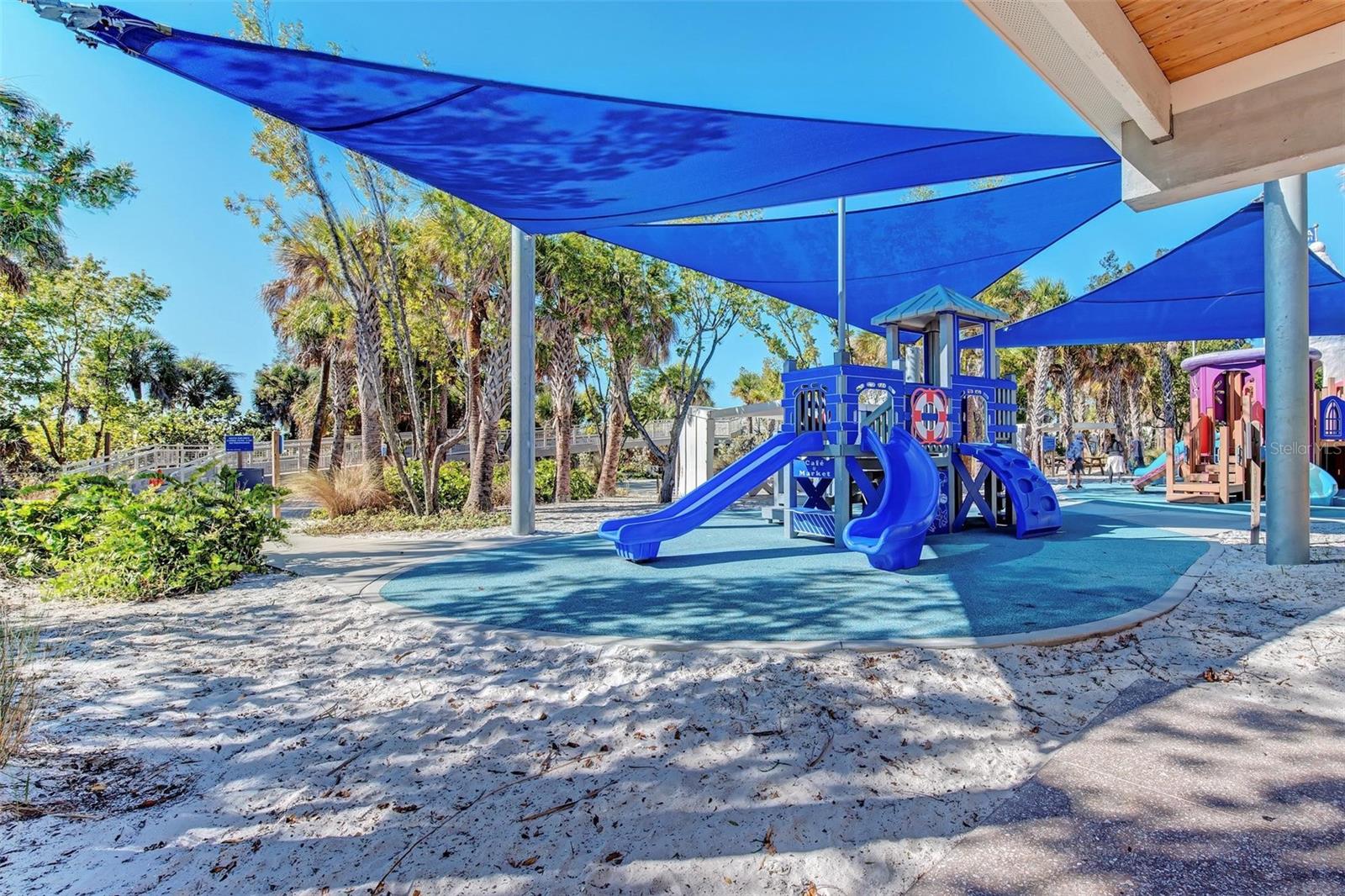 SIESTA ISLES - Residential