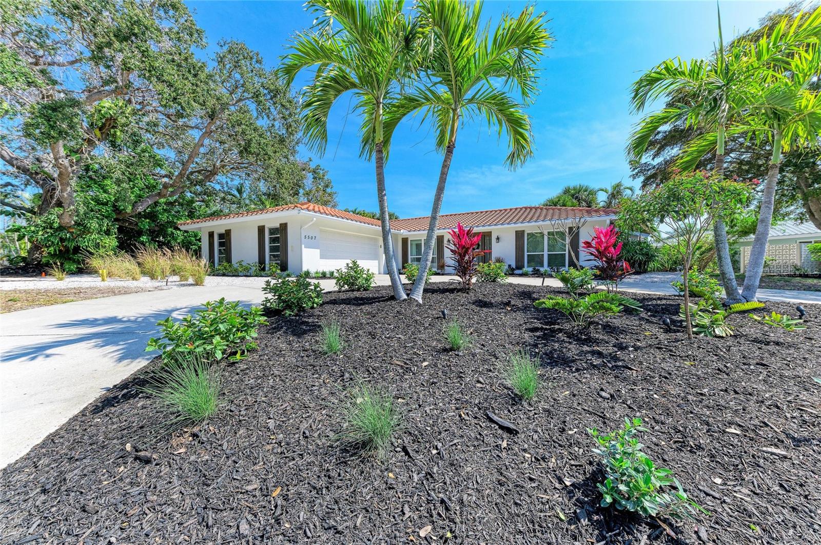 SIESTA ISLES - Residential