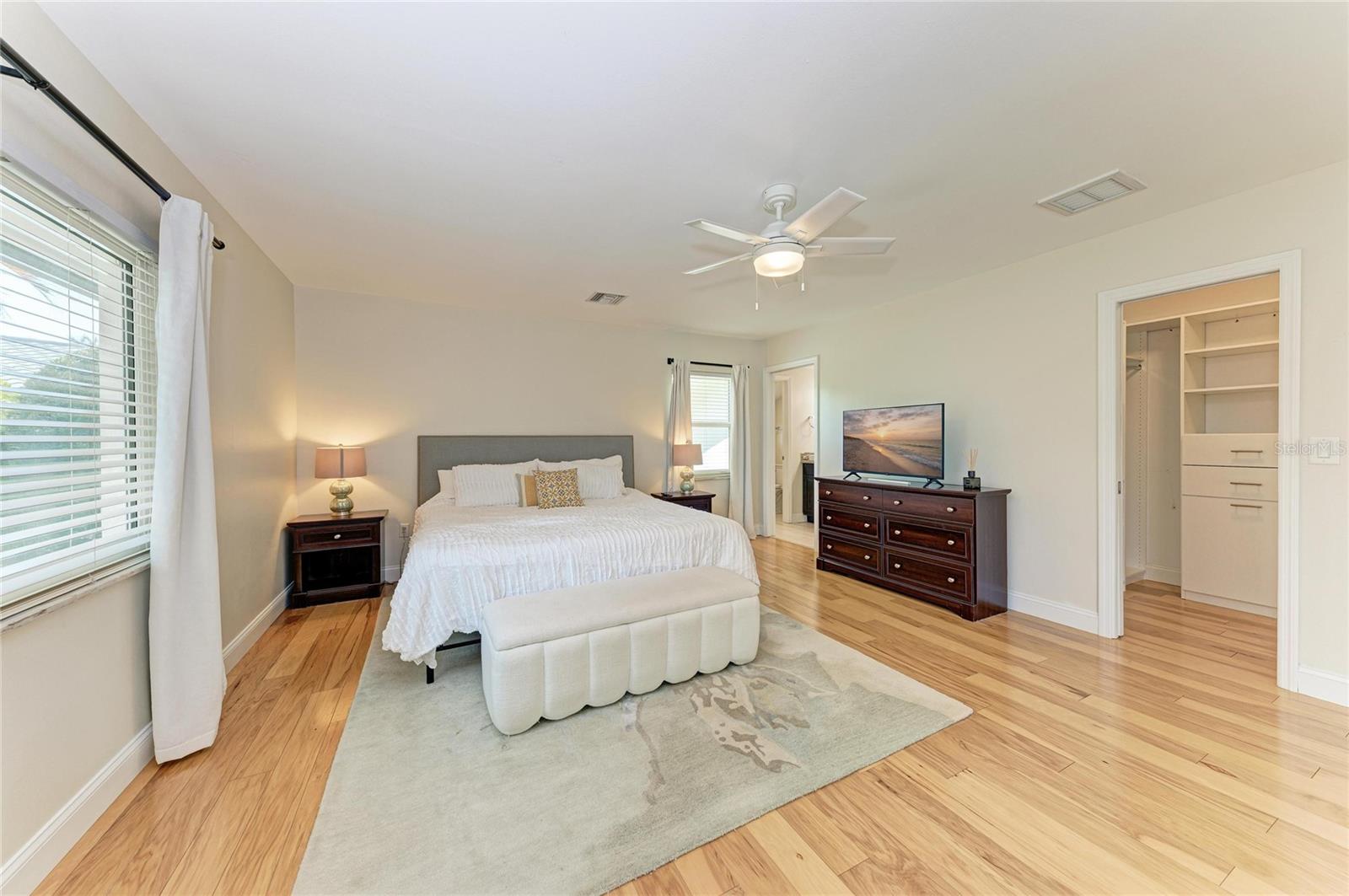 SIESTA ISLES - Residential