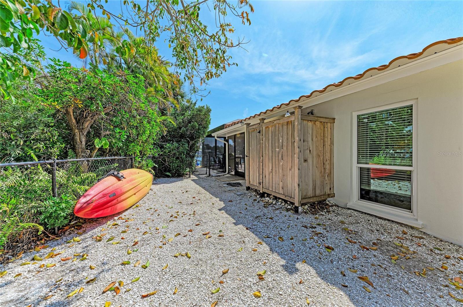 SIESTA ISLES - Residential