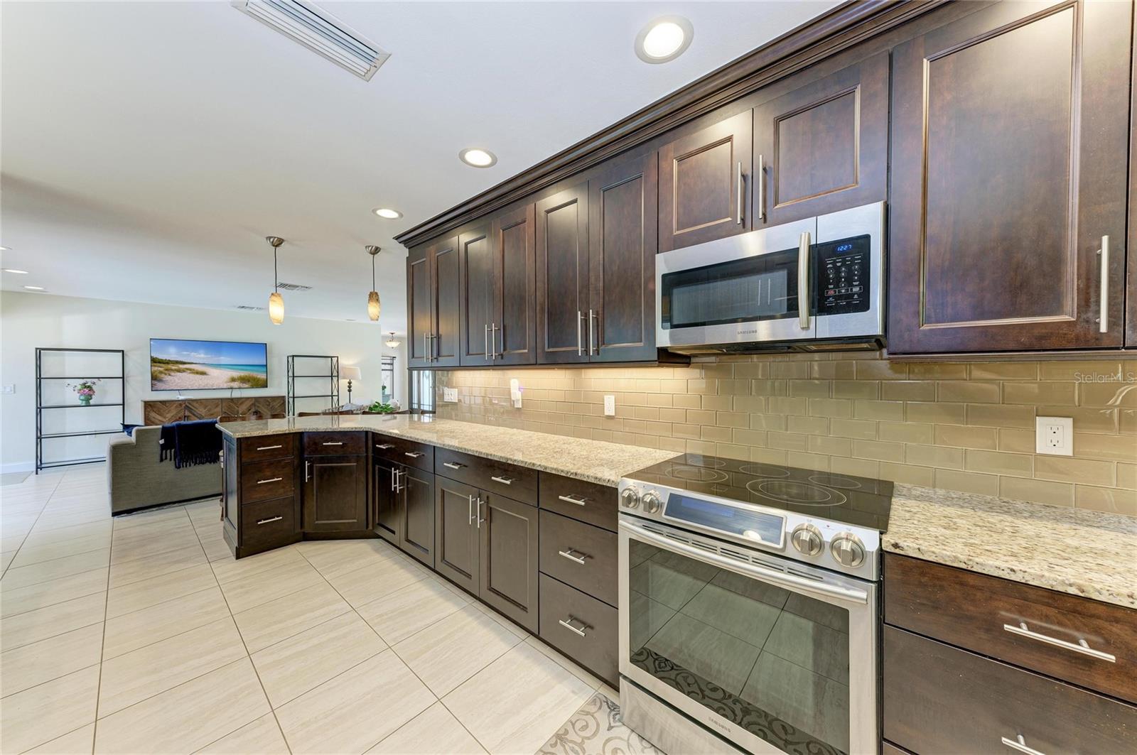 SIESTA ISLES - Residential