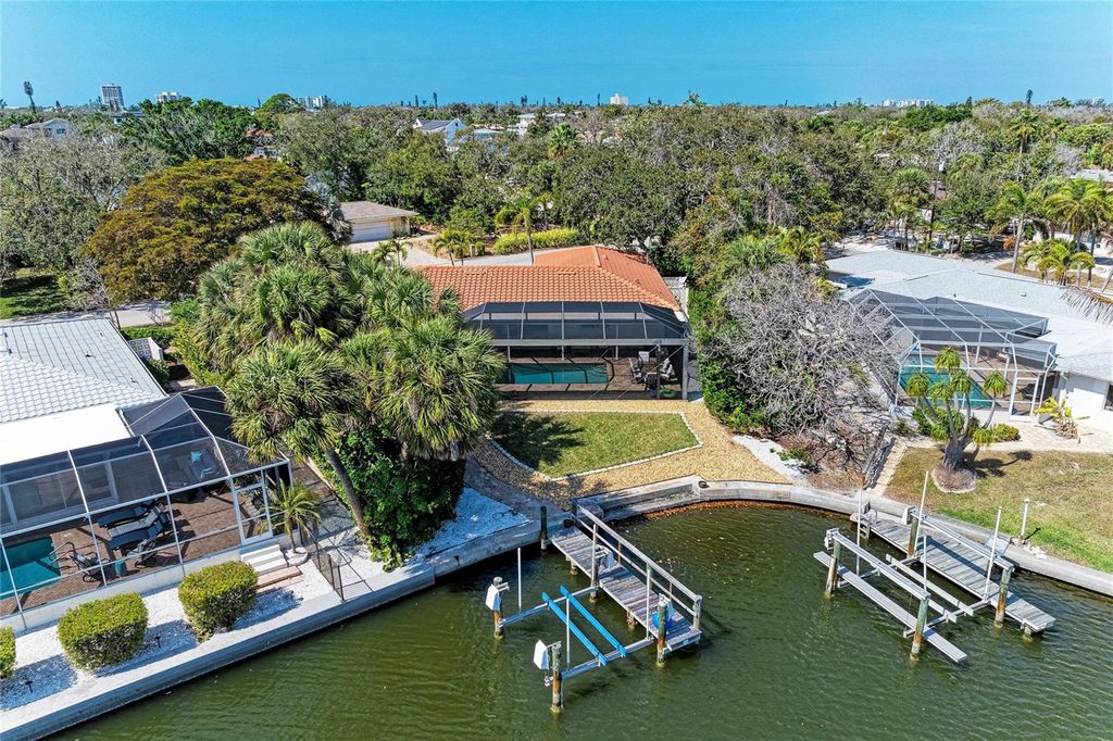 Photo of 5507 Contento Drive, Sarasota, FL 34242 (MLS # A4683288)