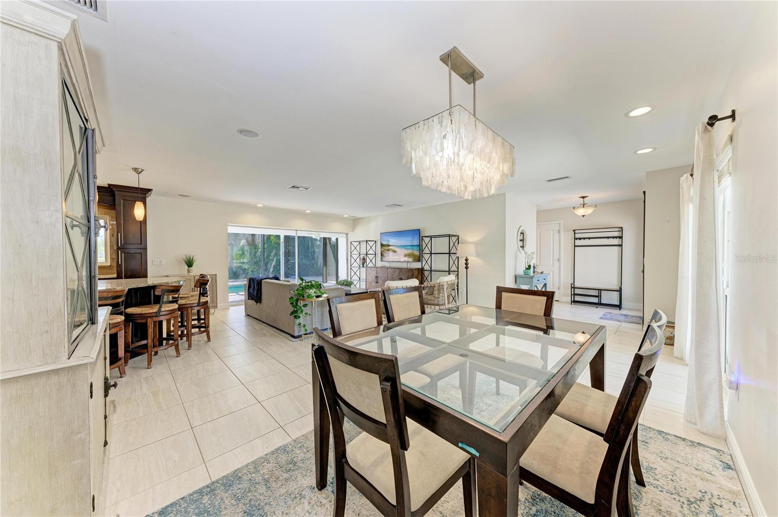 SIESTA ISLES - Residential