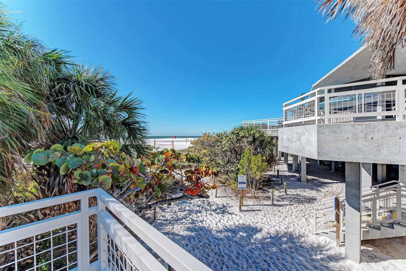 SIESTA ISLES - Residential