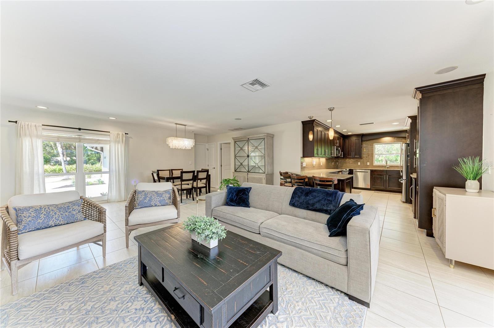 SIESTA ISLES - Residential