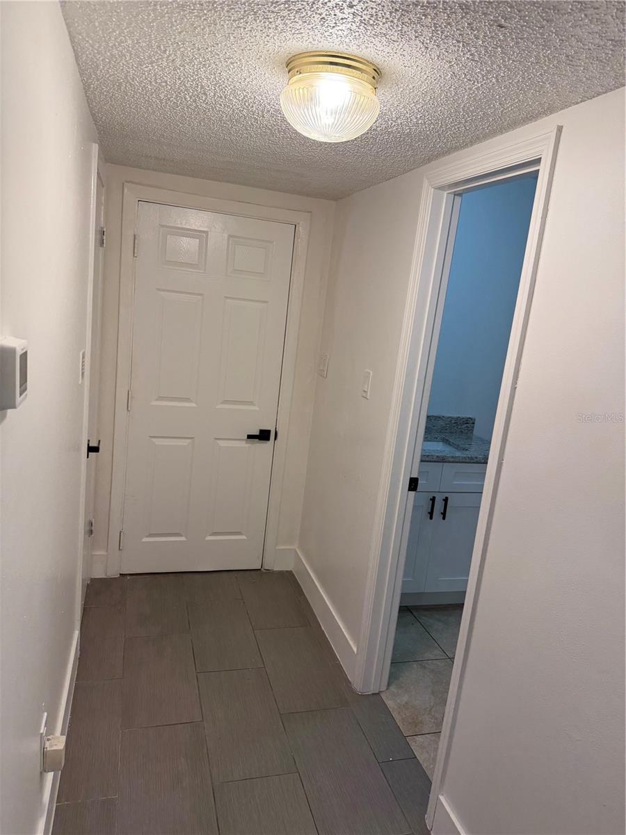 BARRINGTON SUB UNIT B - Residential Lease