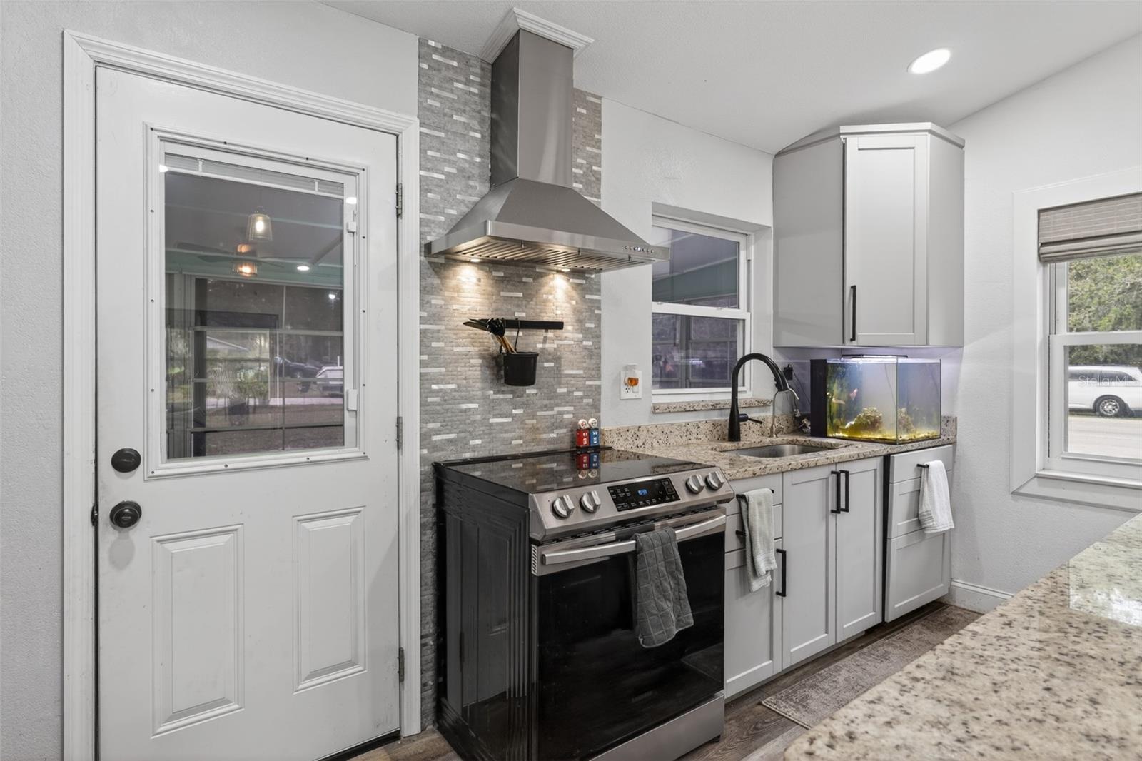 RUNNYMEDE SHORES - Residential