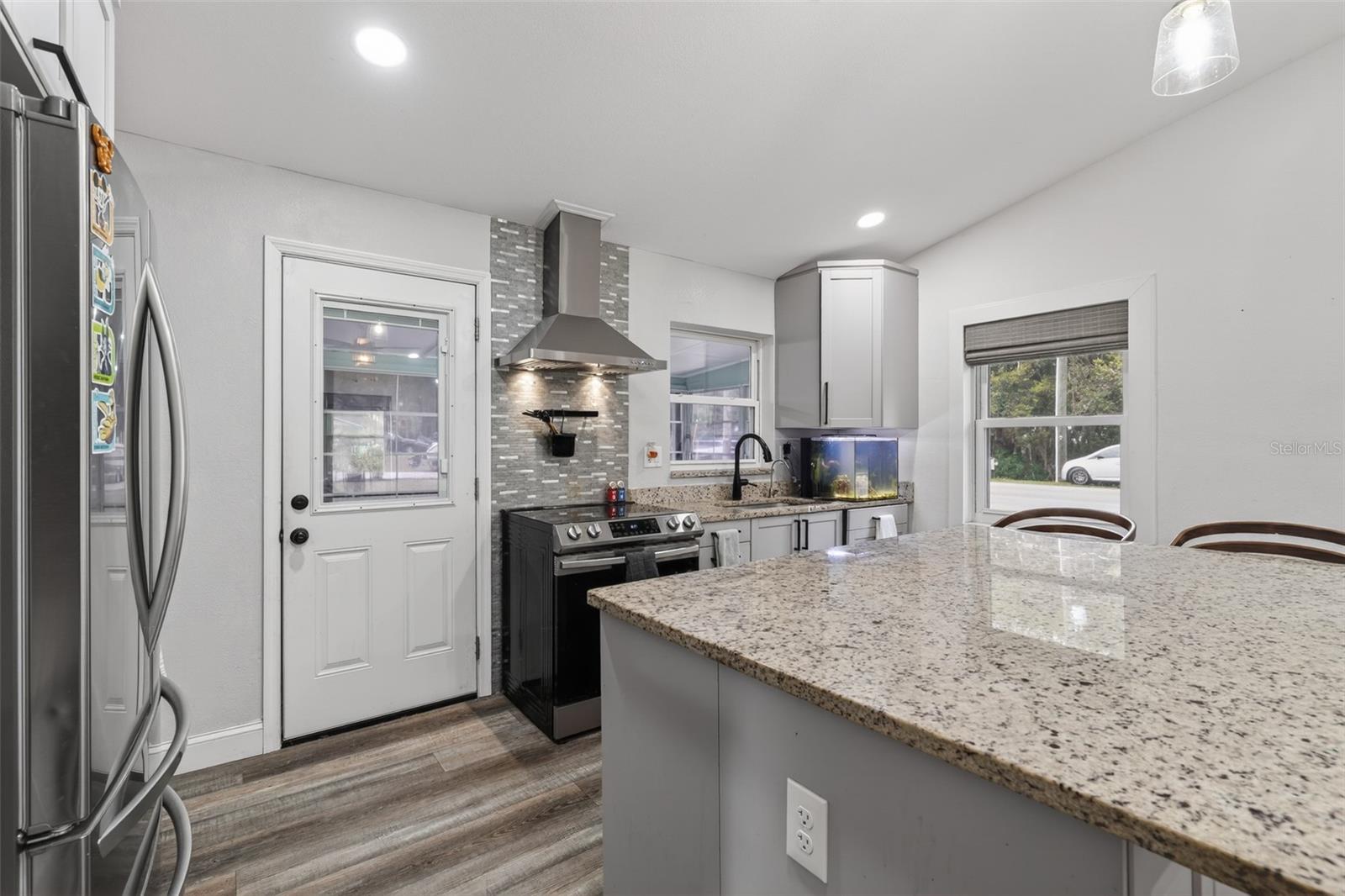 RUNNYMEDE SHORES - Residential