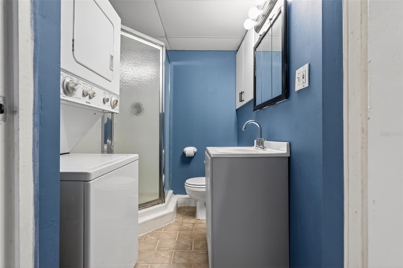 RUNNYMEDE SHORES - Residential