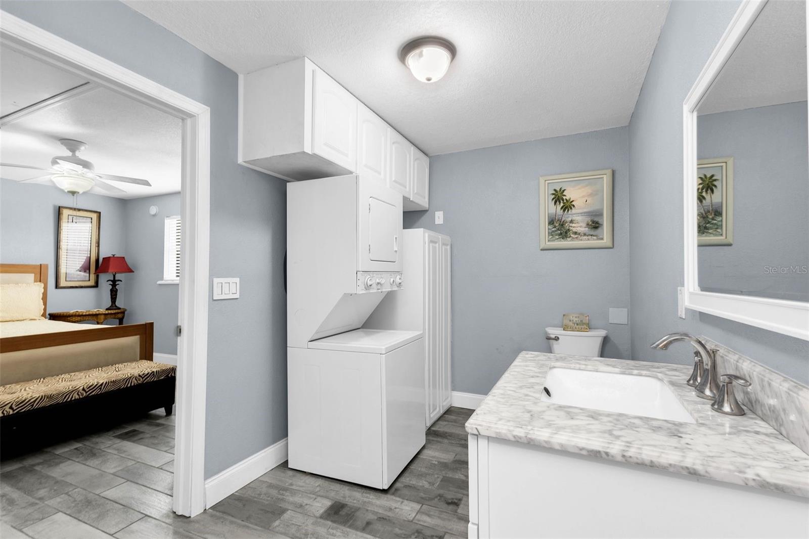 BAY SHORES - Residential