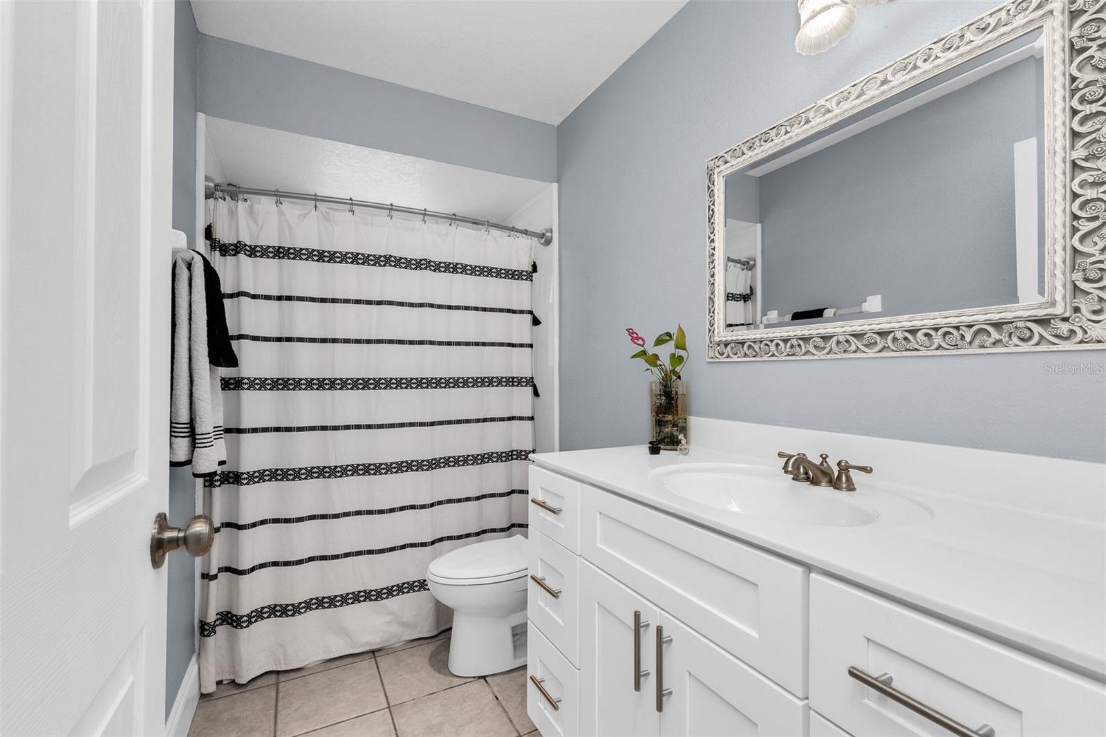 BAY SHORES - Residential