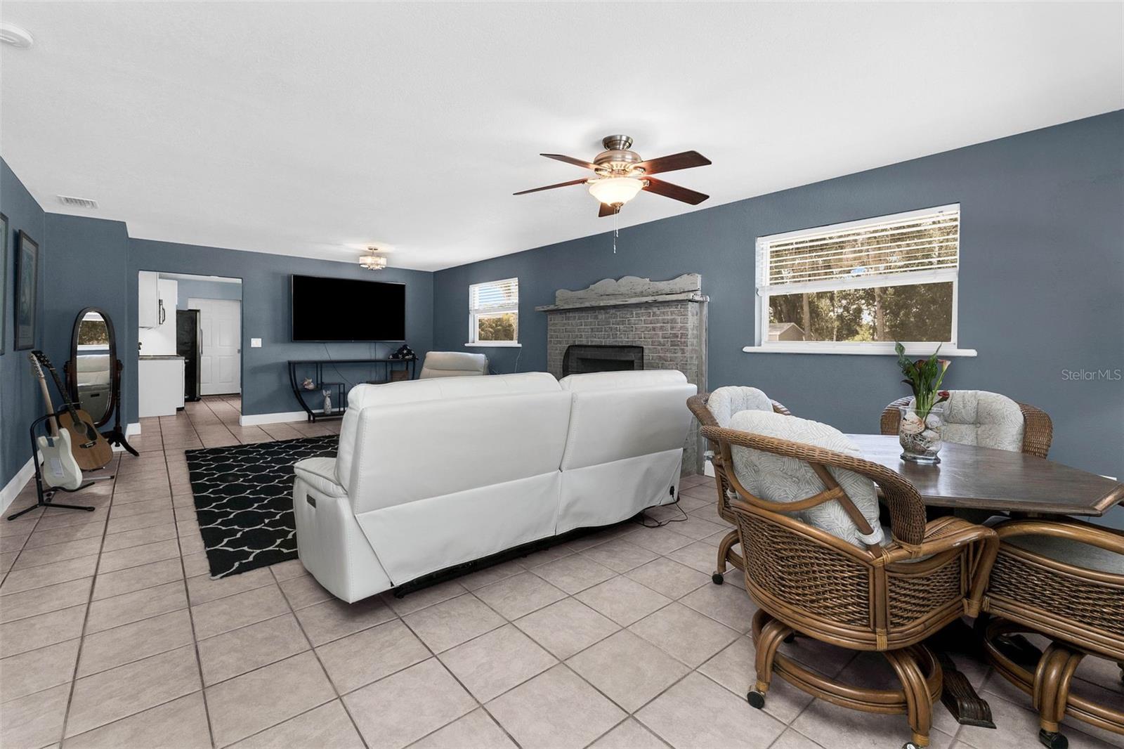 BAY SHORES - Residential