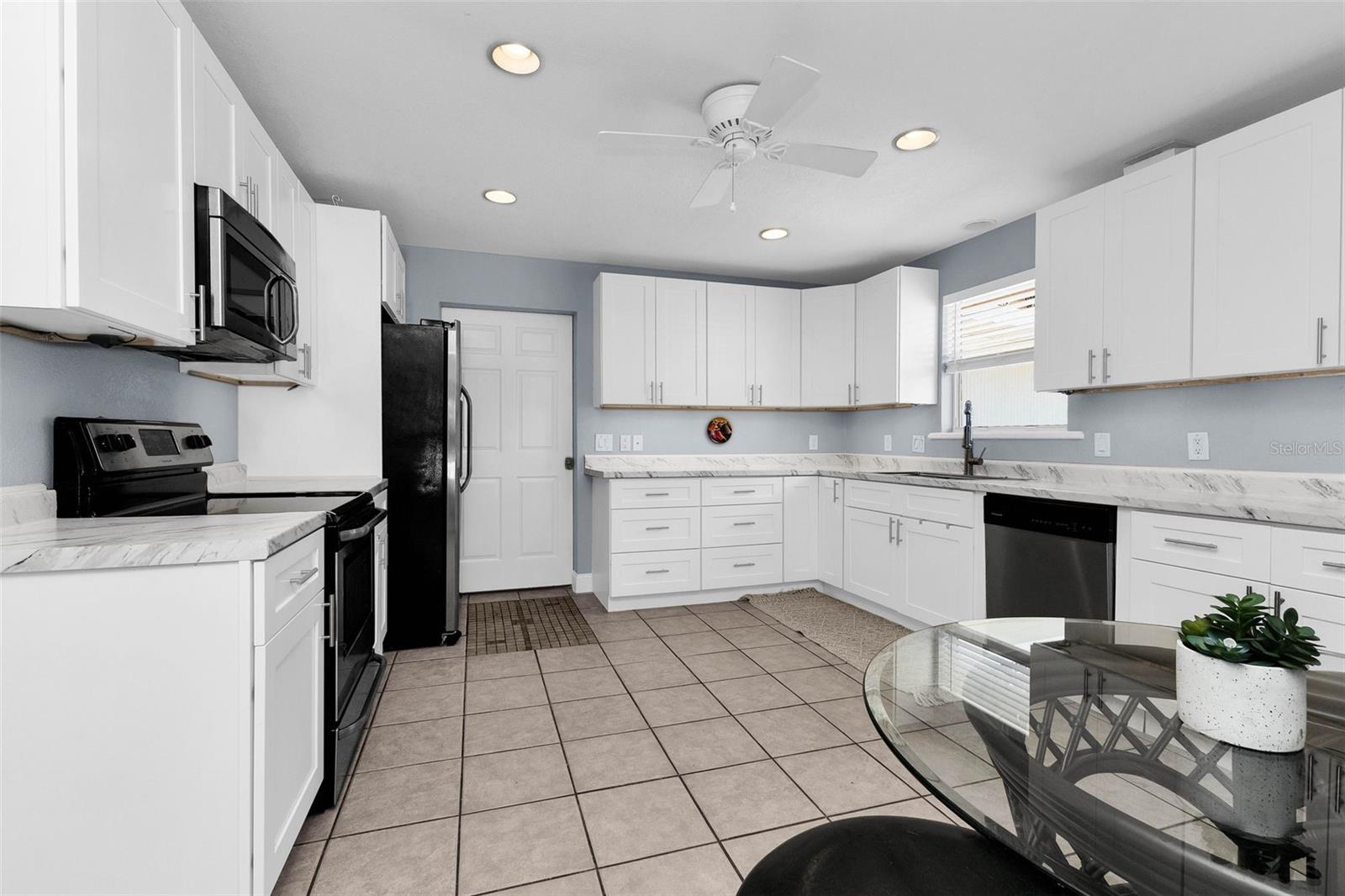 BAY SHORES - Residential