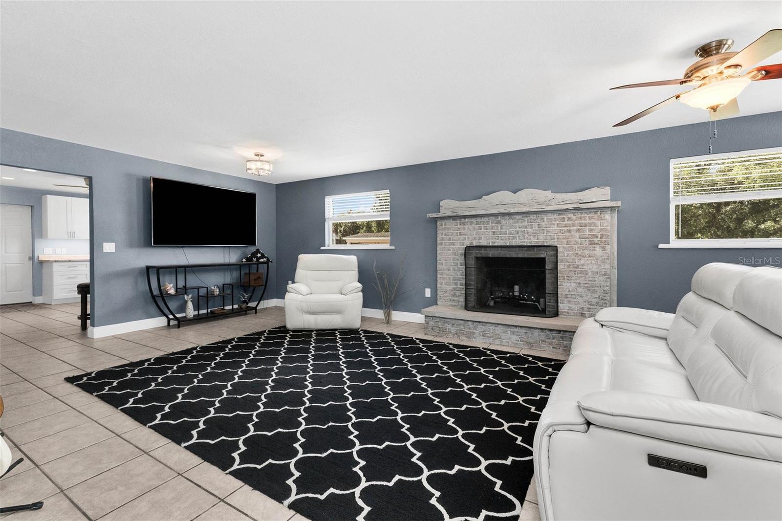 BAY SHORES - Residential