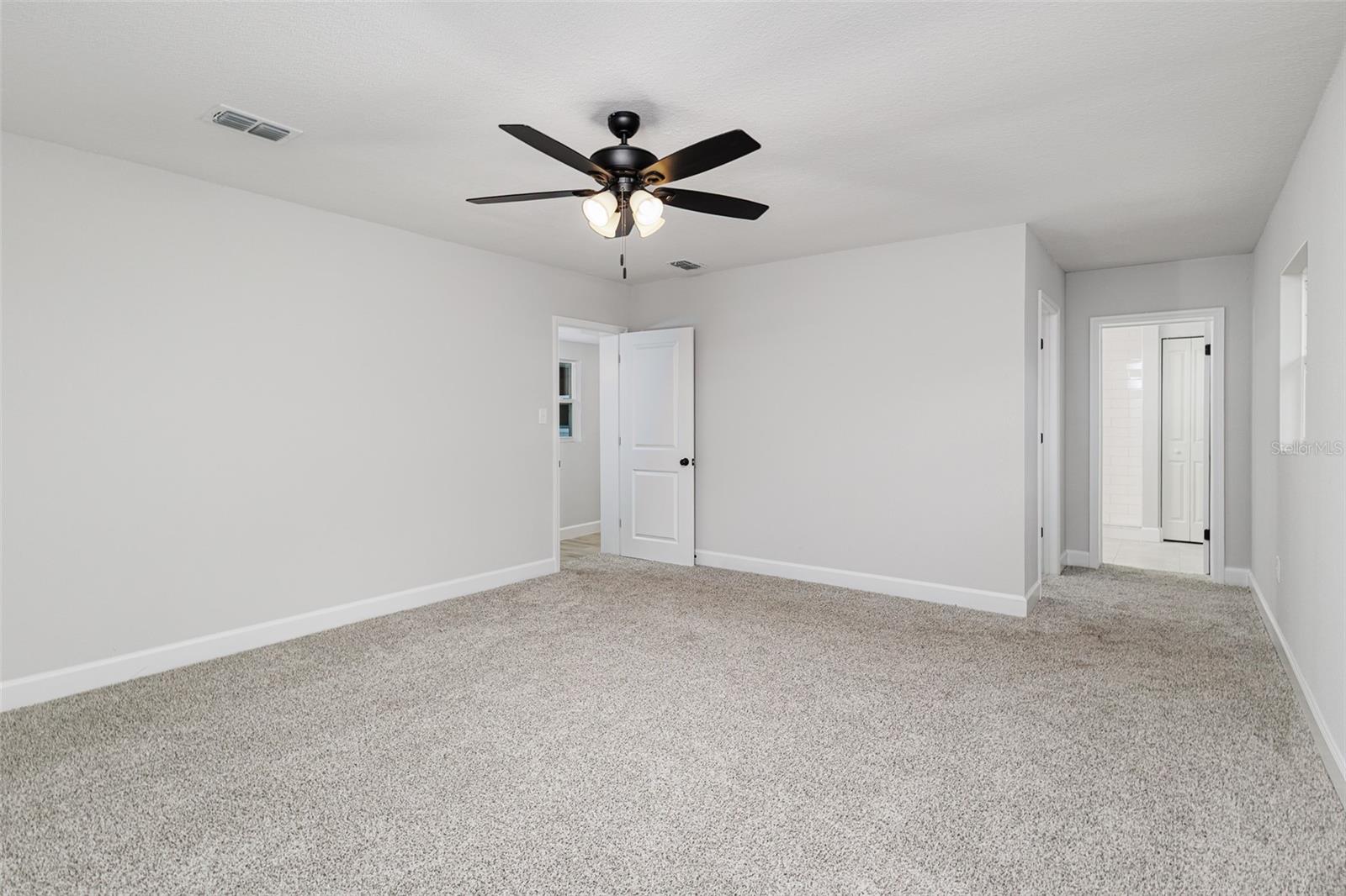 HACKLAKE - Residential