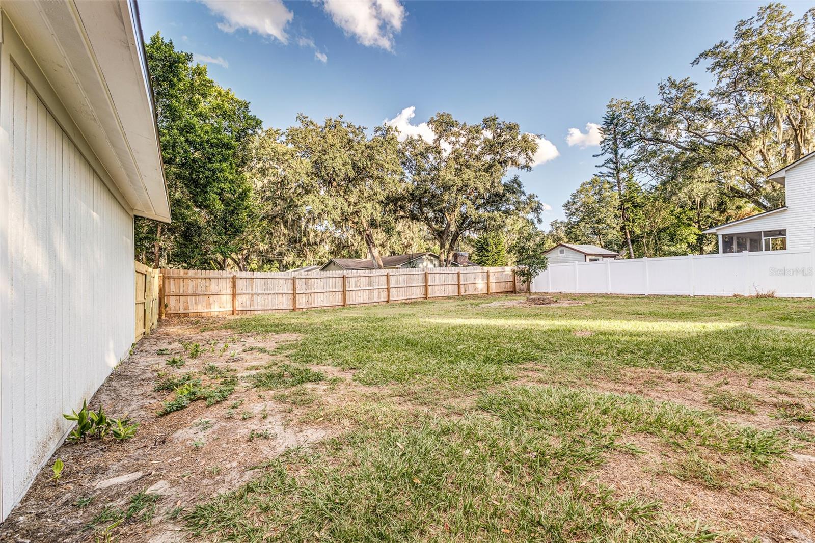 HACKLAKE - Residential