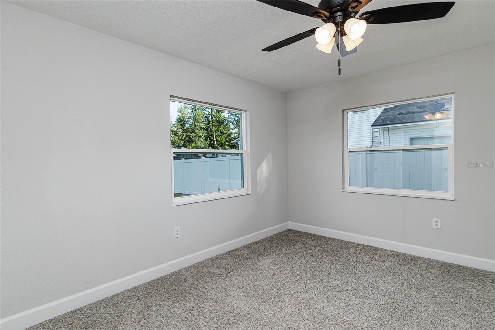 HACKLAKE - Residential