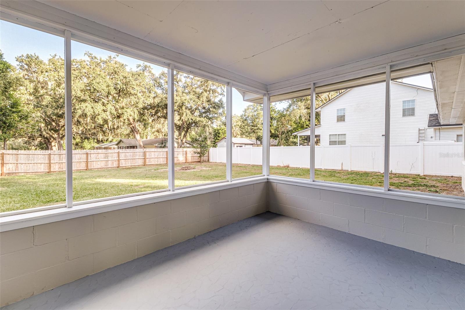 HACKLAKE - Residential