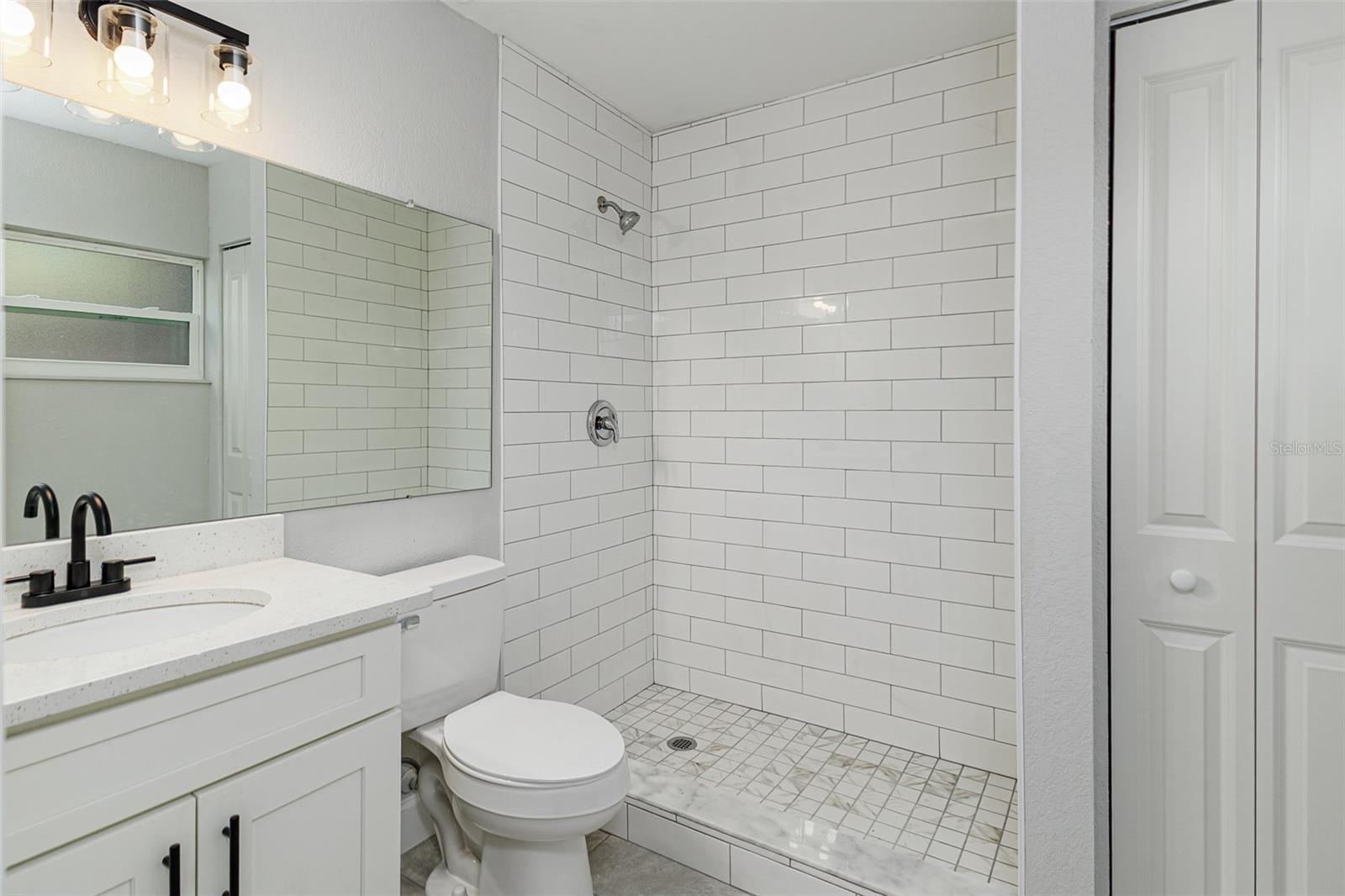 HACKLAKE - Residential