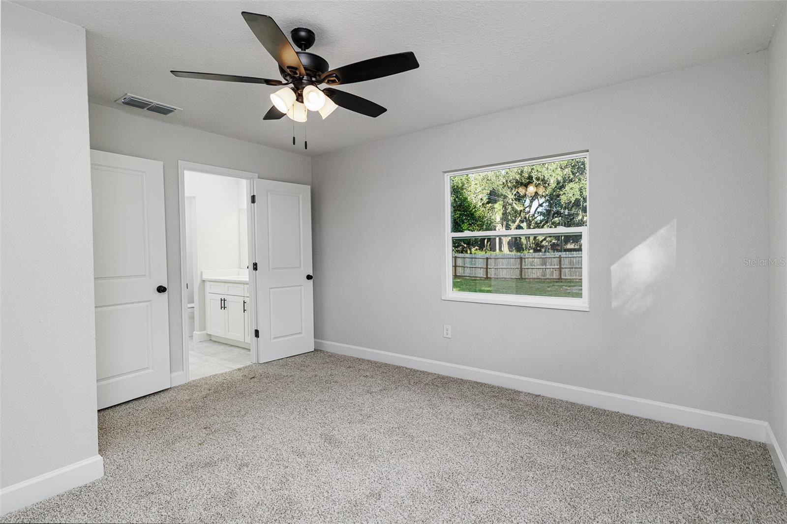 HACKLAKE - Residential