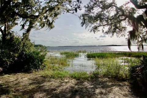 A home in GROVELAND