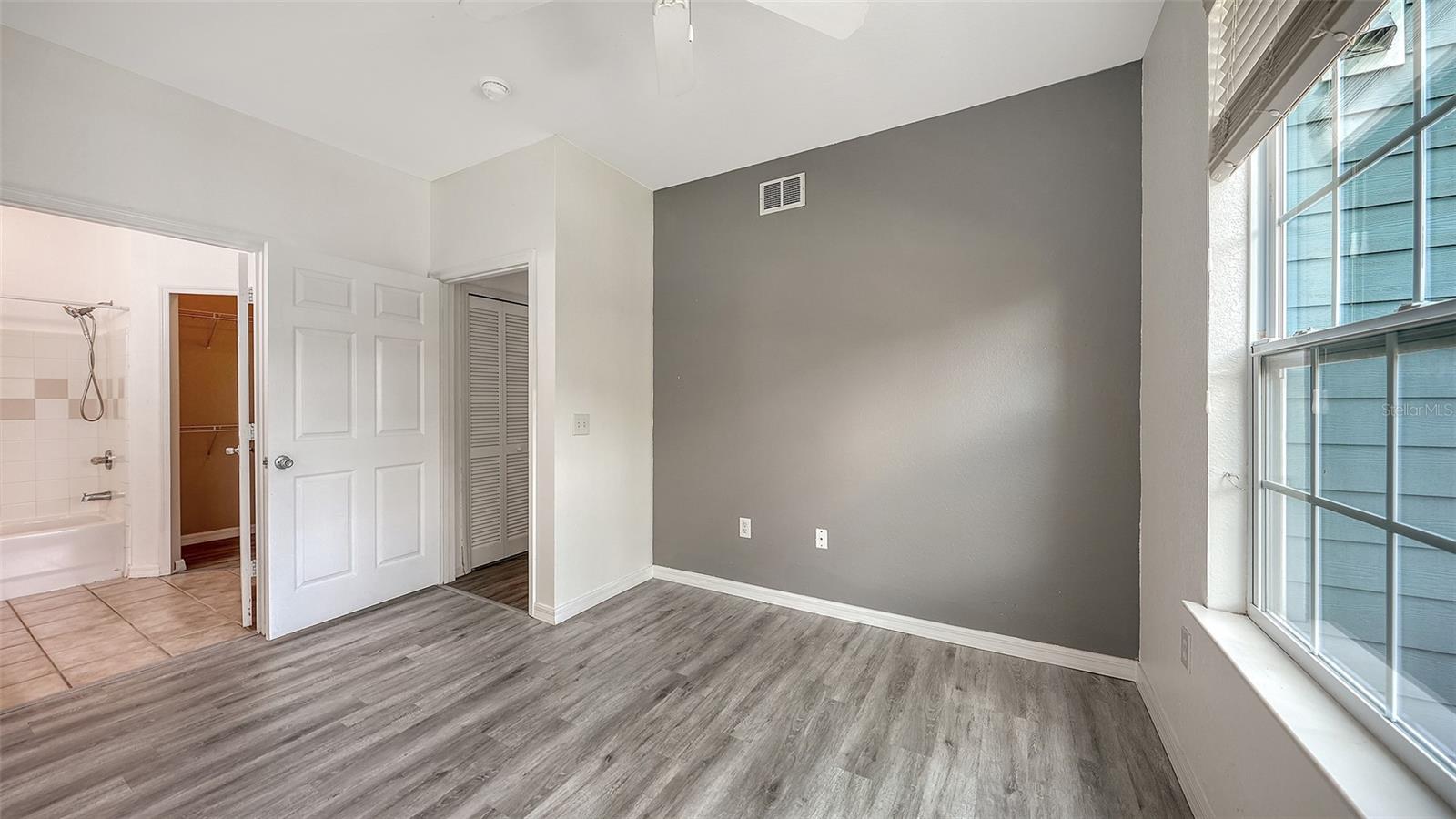 ADMIRALS WALK - Residential