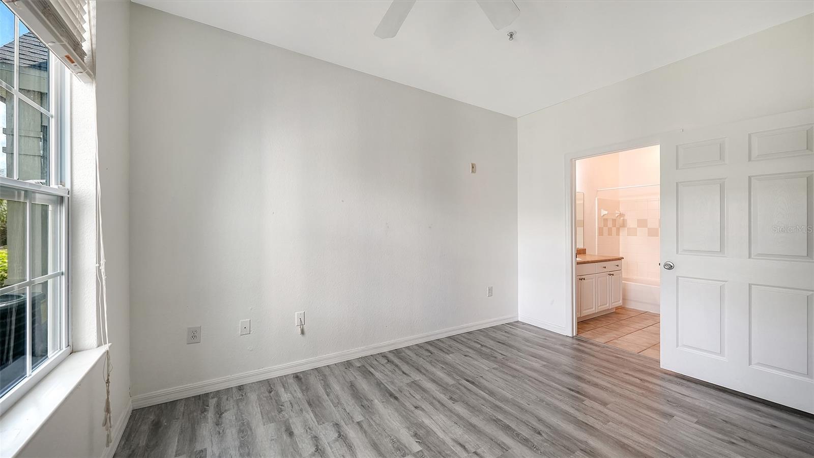 ADMIRALS WALK - Residential