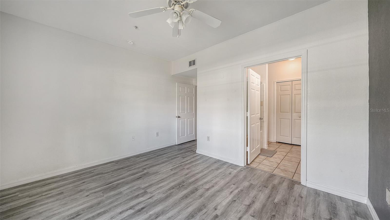 ADMIRALS WALK - Residential