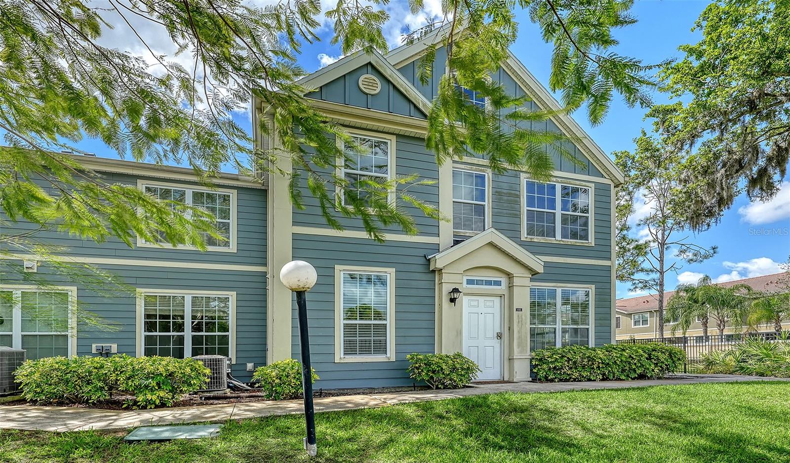 ADMIRALS WALK - Residential