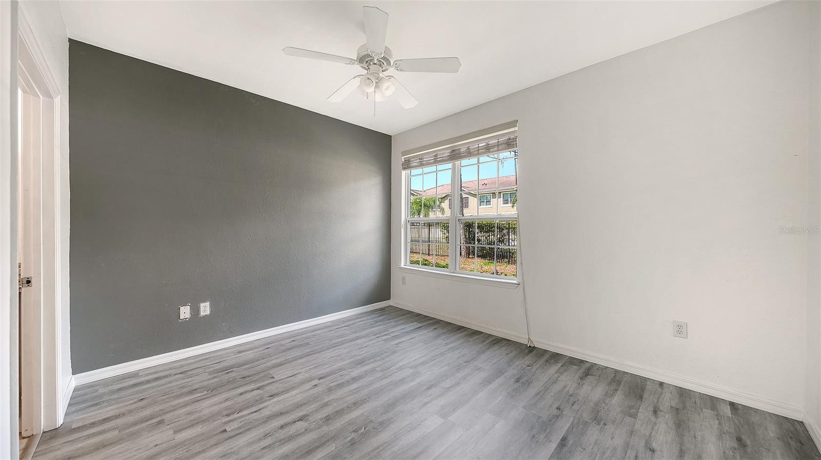 ADMIRALS WALK - Residential