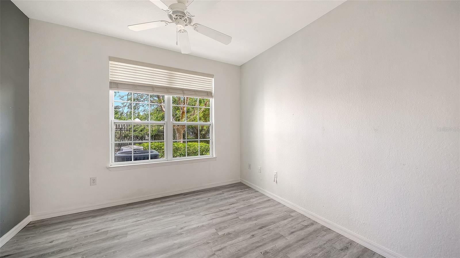 ADMIRALS WALK - Residential