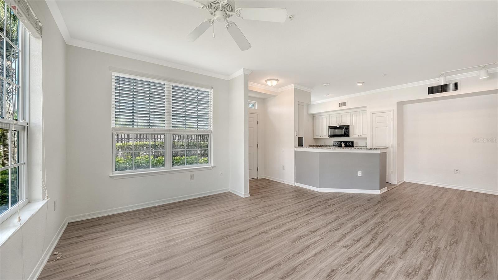 ADMIRALS WALK - Residential