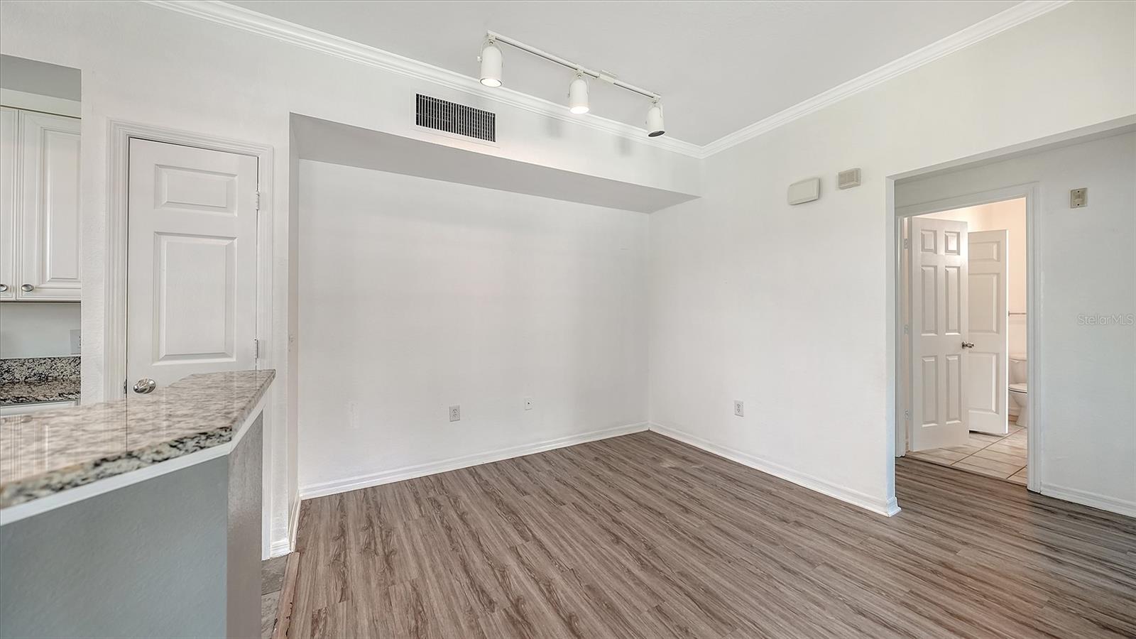 ADMIRALS WALK - Residential