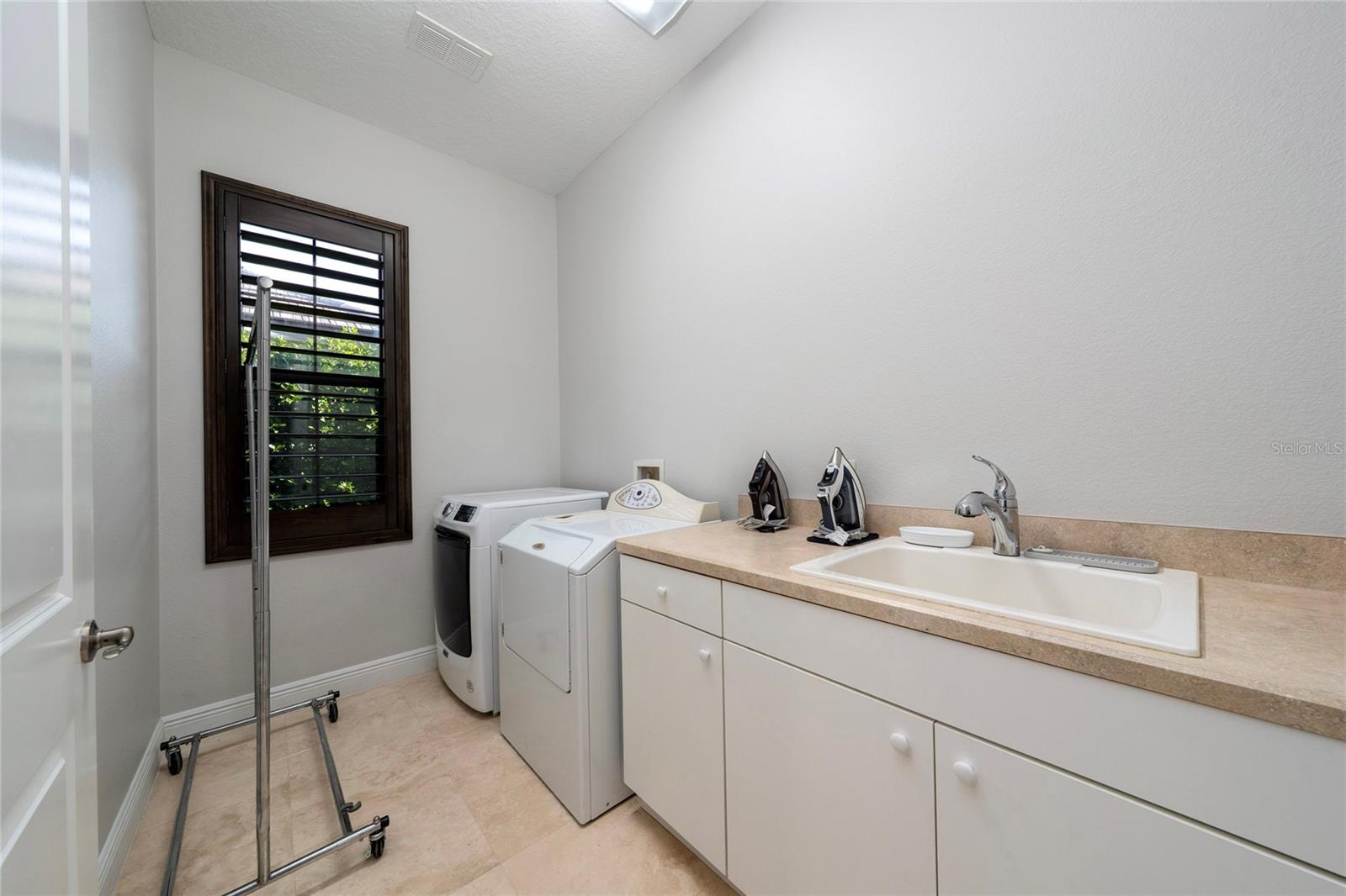 WATERSTONE - Residential