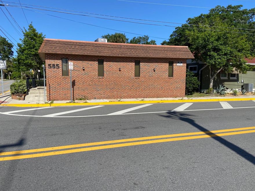 Terrific professional office building in convenient location. Close to Beach St , the River and Caribbean Jack's Restaurants. New roof in 2016, one new a/c unit in 2016 and another in 2021. ;Water: City