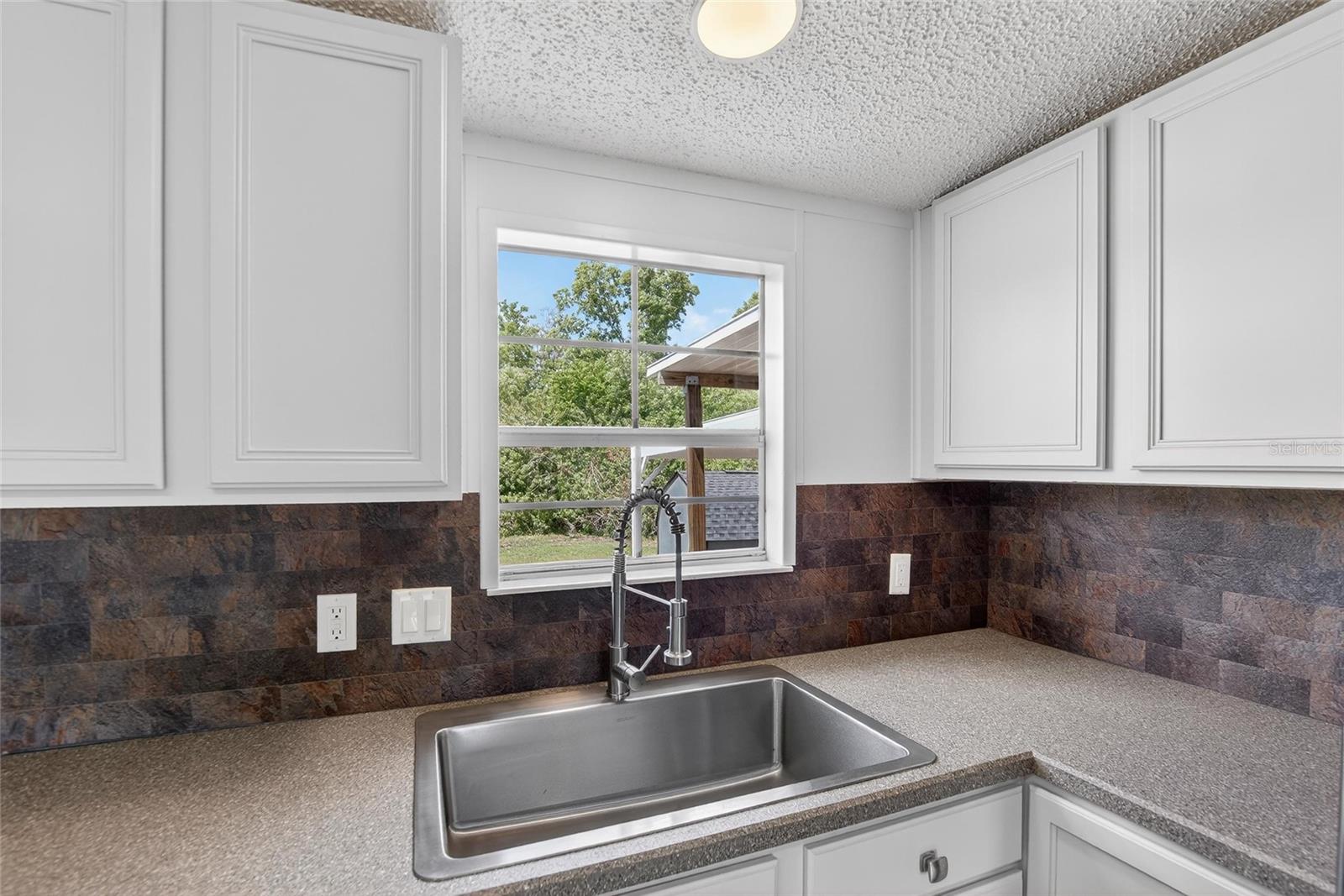 TEMPLE TERRACE WOODS - Residential