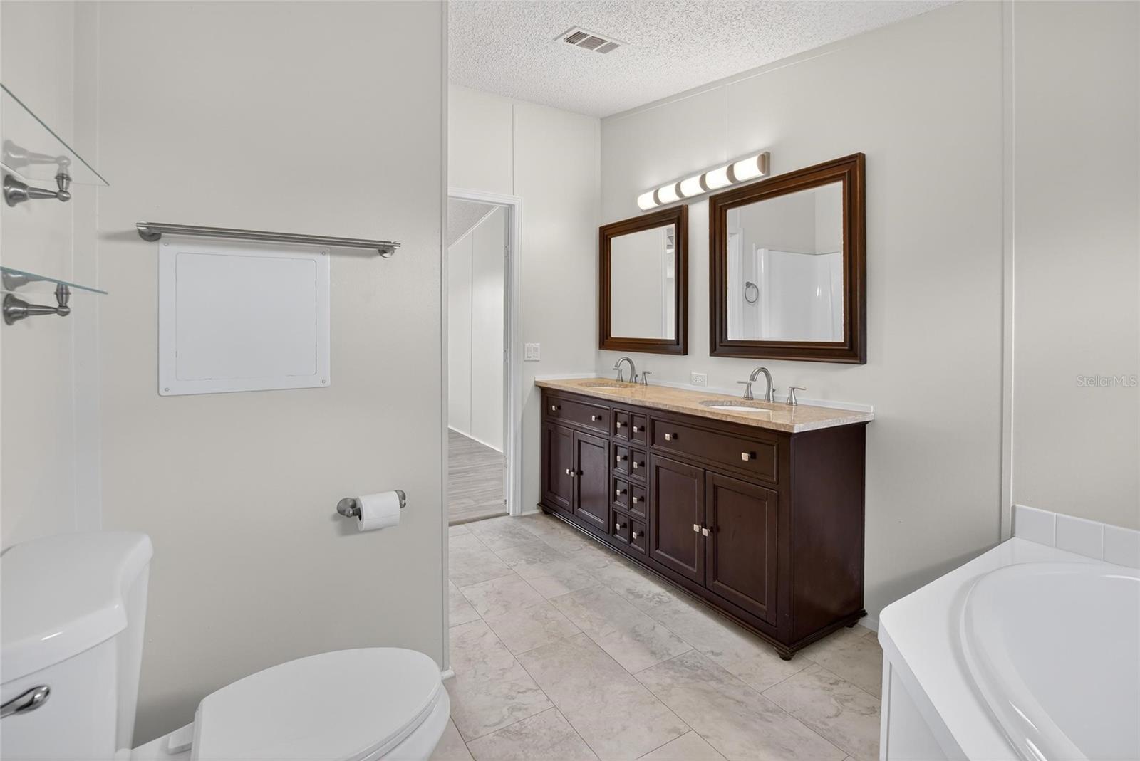 TEMPLE TERRACE WOODS - Residential