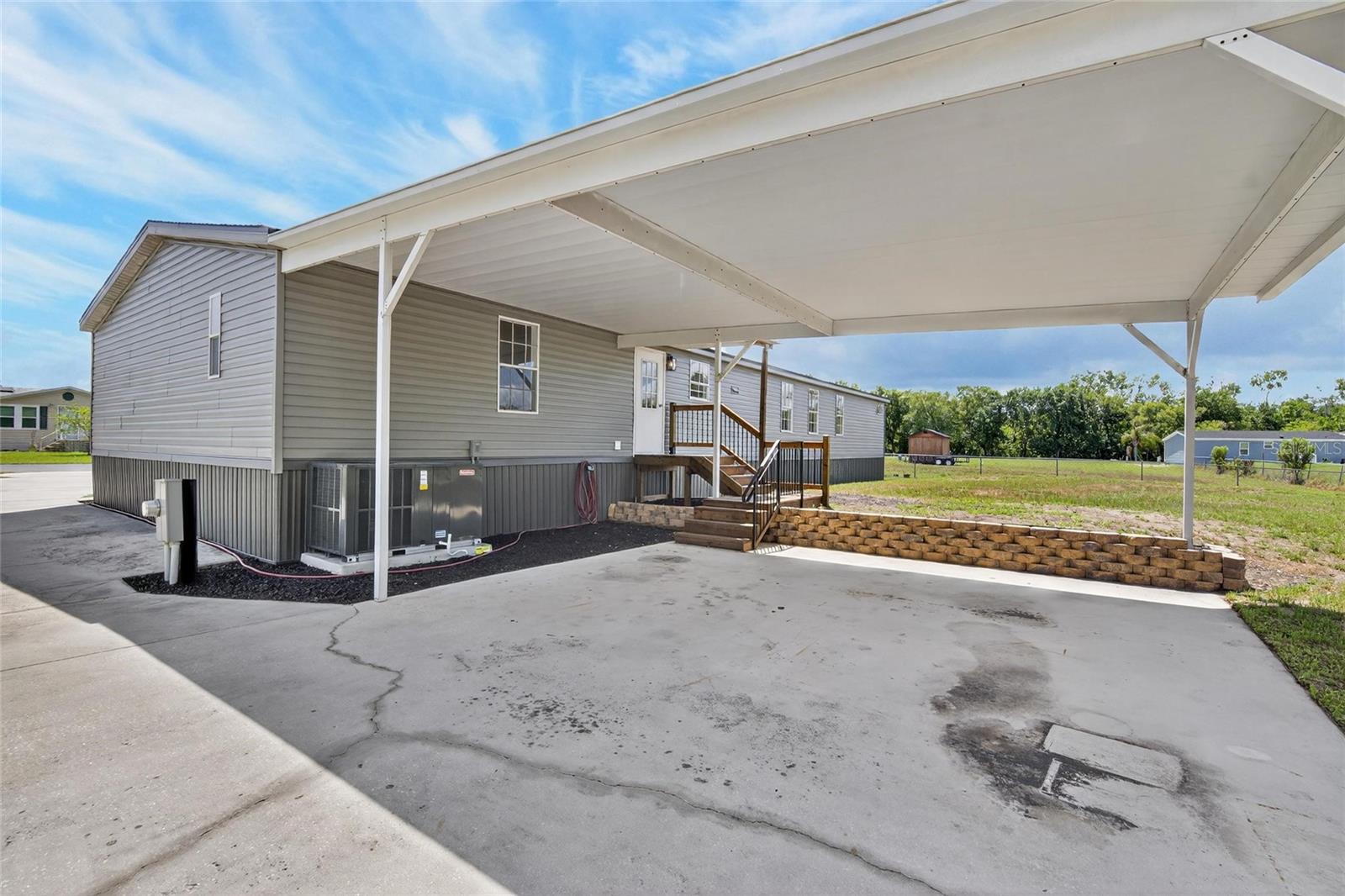 TEMPLE TERRACE WOODS - Residential