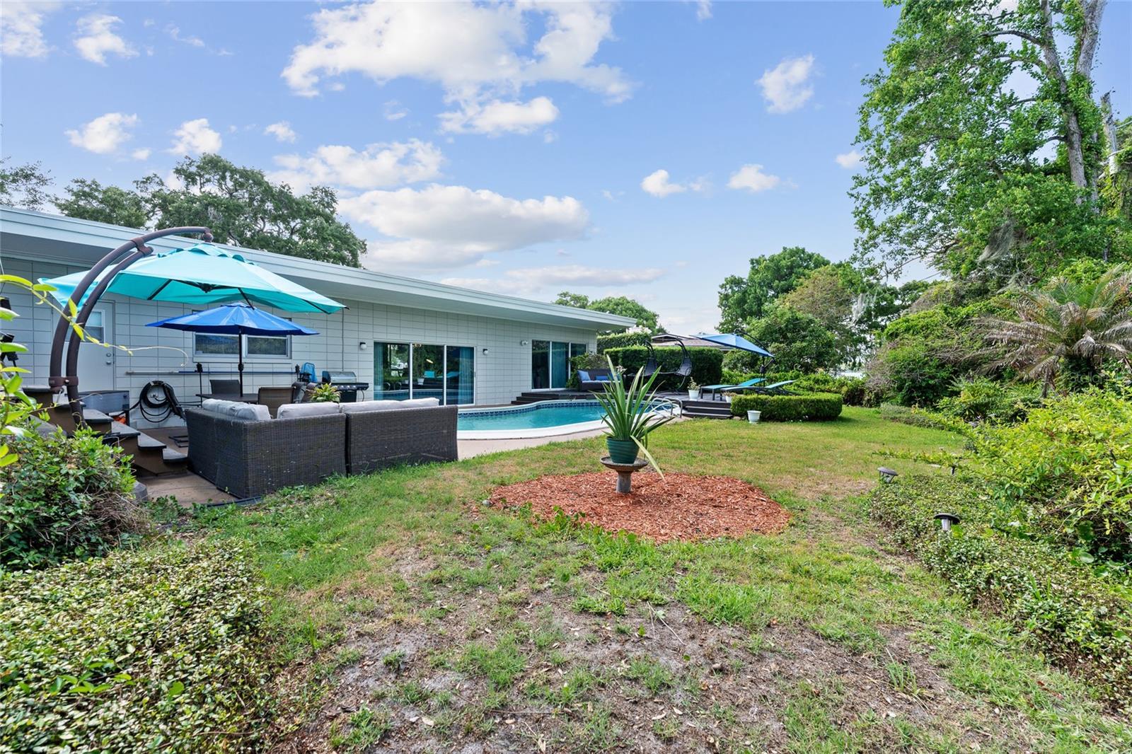 FLAMINGO SHORES - Residential