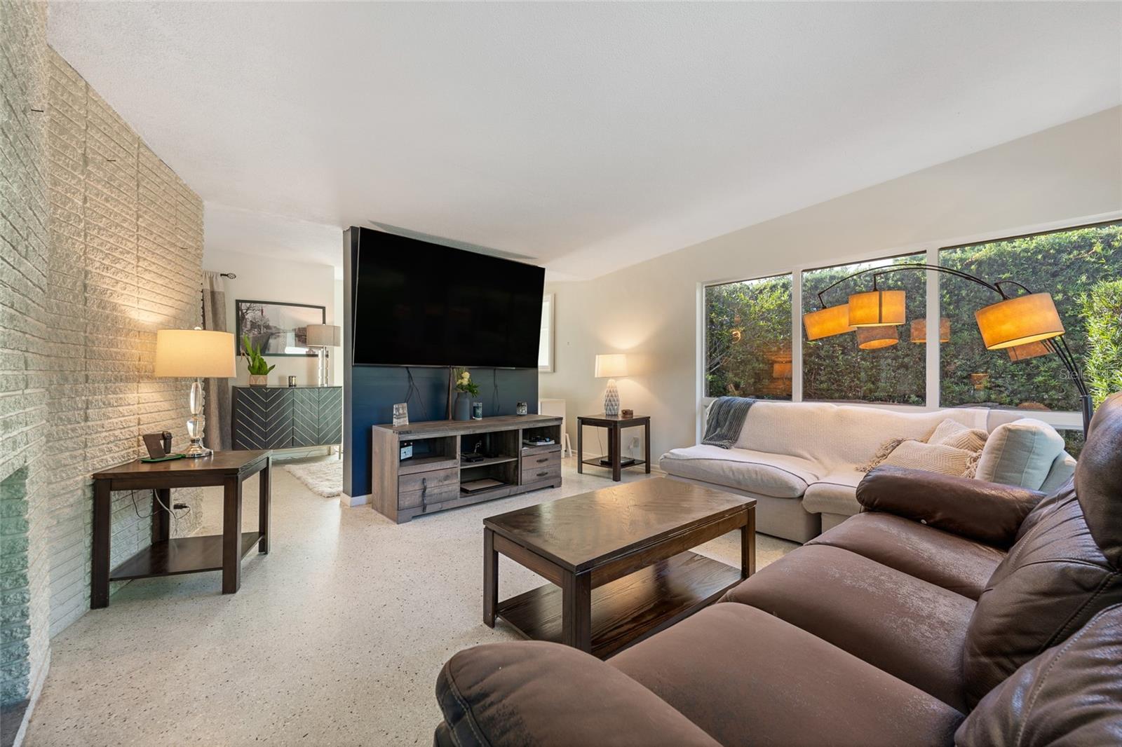 FLAMINGO SHORES - Residential