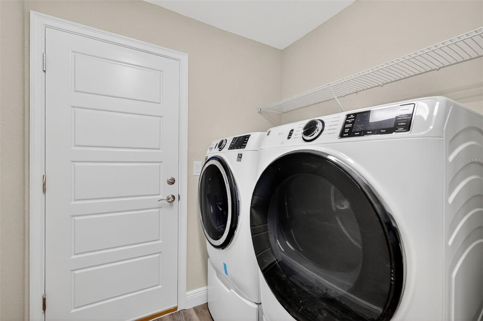 SILVER SPRINGS SHORES - Residential