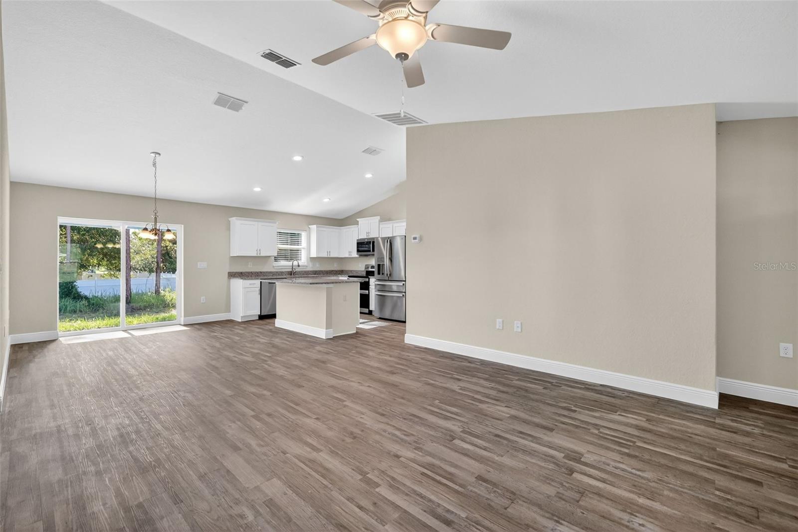 SILVER SPRINGS SHORES - Residential