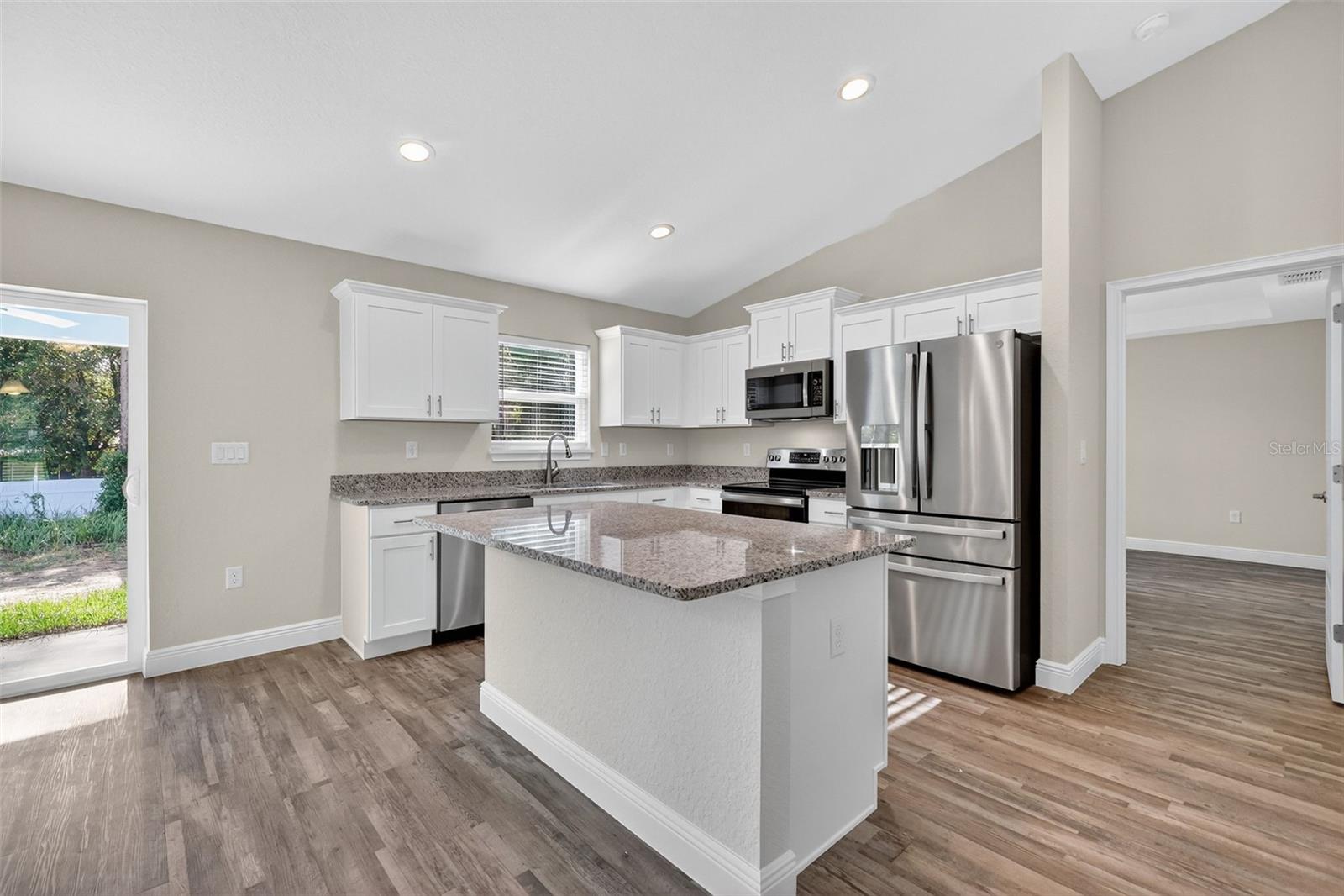 SILVER SPRINGS SHORES - Residential