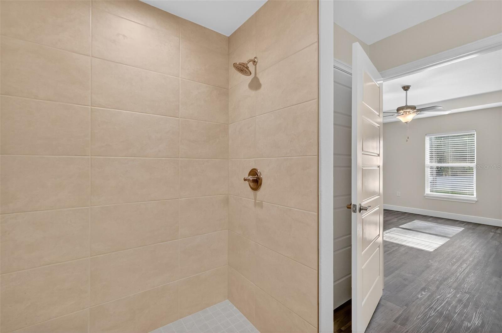 SILVER SPRINGS SHORES - Residential