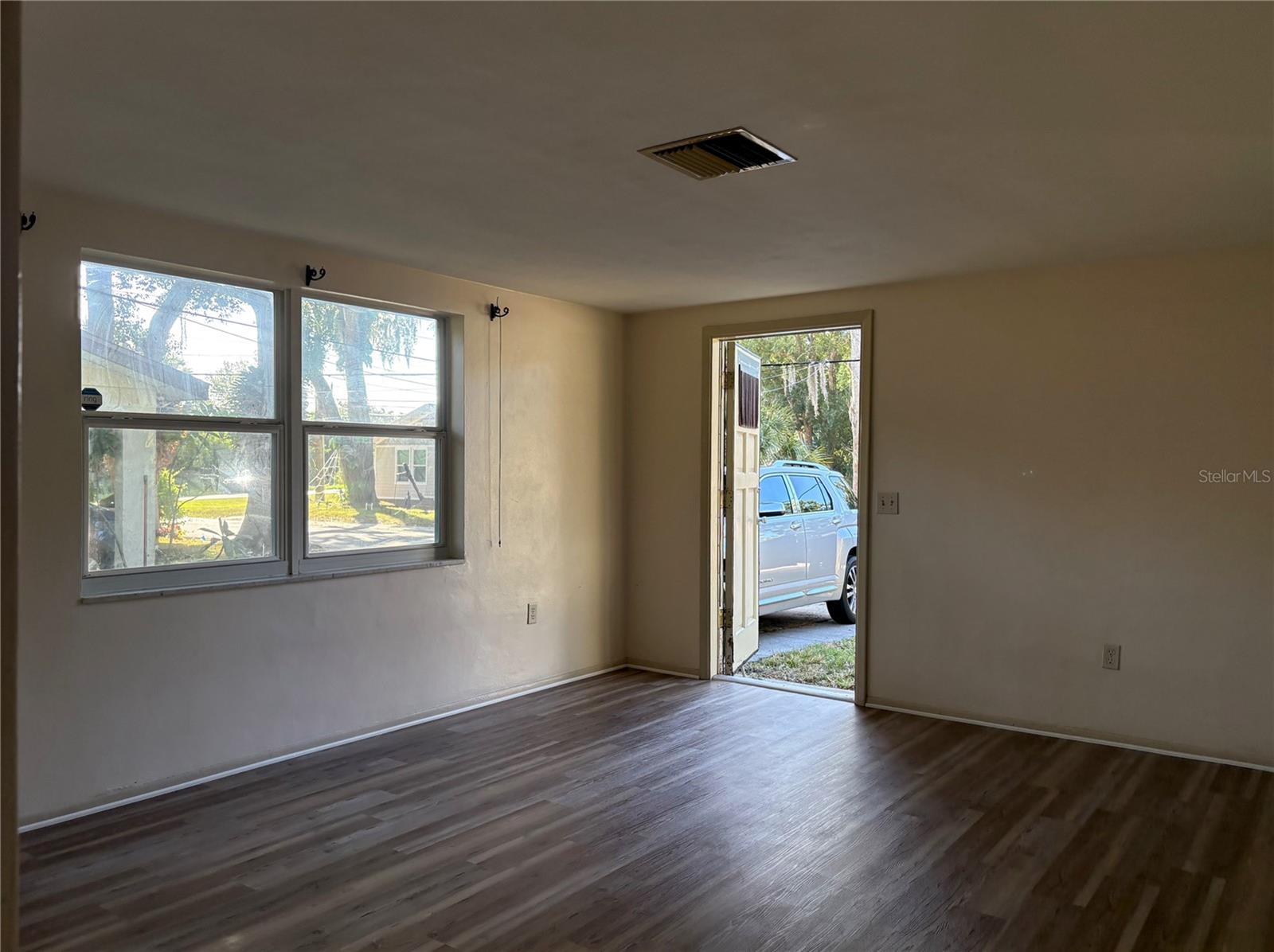 NORTHRUPS RIVER GROVE - Residential Lease